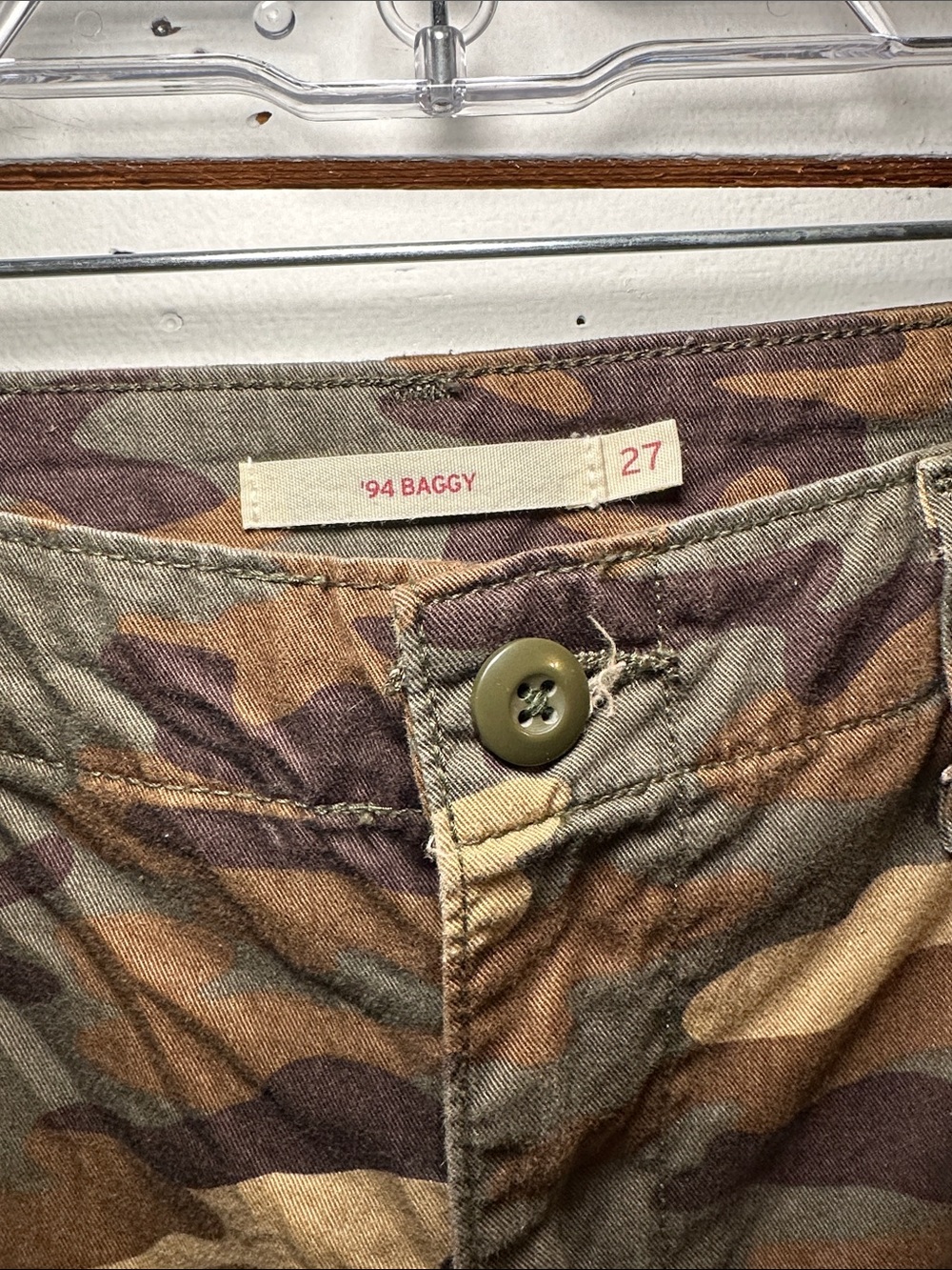 Levi’s 94’ Baggy Camo Cargo Pants - Picture 2 of 11